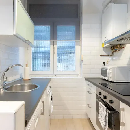 Indautxu Metro Next Stop Apartment *